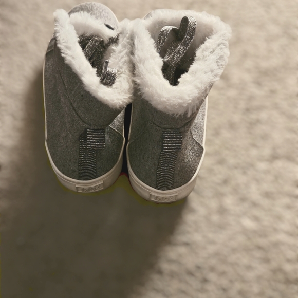 Old Navy High top sneakers with fur trim (7) - Picture 4 of 8